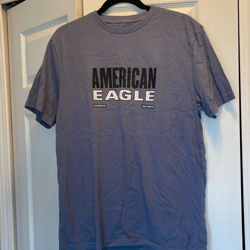 NWT American Eagle gray t-shirt.